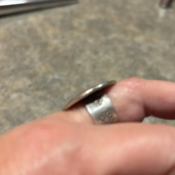 Sterling silver engraved ring - Picture 2 of 6